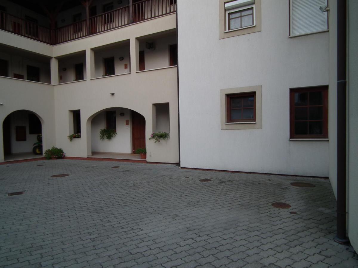 Modor Apartman Альшопахок Номер фото